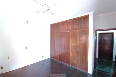 Casa para alugar - 130m&sup2; - Centro