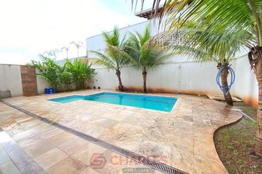 Casa &agrave; venda - 369m&sup2; - Centro