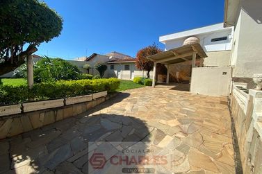 Casa para alugar - 336m&sup2; - Centro