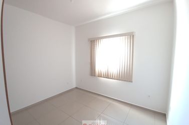 Casa &agrave; venda - 200m&sup2; - Centro