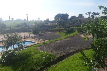 S&iacute;tio &agrave; venda - 700m&sup2; - Centro