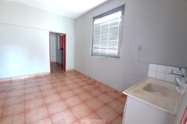 Casa para alugar - 40m&sup2; - Centro