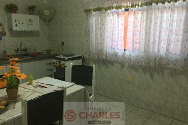 Casa &agrave; venda - 200m&sup2; - Centro