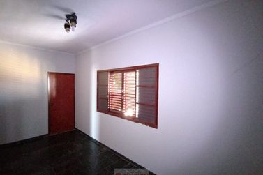 Casa para alugar - 130m&sup2; - Centro