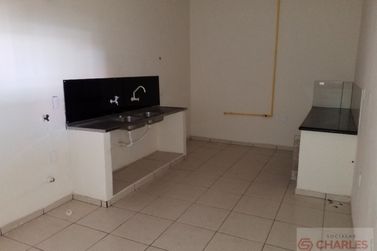 Sal&atilde;o Comercial para alugar - 85m&sup2; - Centro
