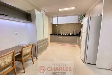 Casa &agrave; venda - 369m&sup2; - Centro