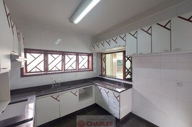 Casa &agrave; venda - 350m&sup2; - Centro