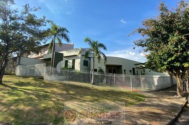 Sala Comercial &agrave; venda - 160m&sup2; - Centro