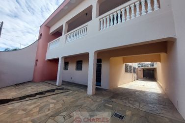 Casa para alugar - 268m&sup2; - Centro