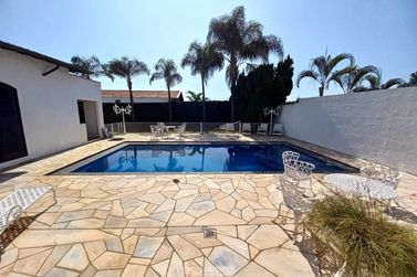 Casa &agrave; venda - 431m&sup2; - Centro