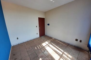 Sal&atilde;o Comercial para alugar - 160m&sup2; - Centro