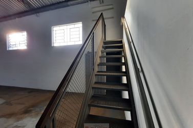Sal&atilde;o Comercial para alugar - 194m&sup2; - Centro