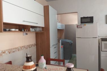Casa &agrave; venda - 100m&sup2; - Centro