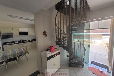 Casa &agrave; venda - 141m&sup2; - Centro