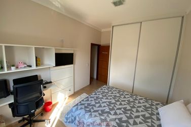 Casa &agrave; venda - 180m&sup2; - Centro