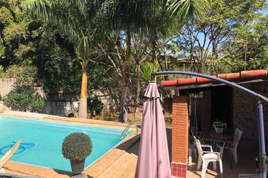 S&iacute;tio &agrave; venda - 600m&sup2; - Centro