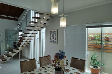 Casa &agrave; venda - 260m&sup2; - Centro