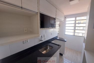 Apartamento para alugar - 48m&sup2; - Centro