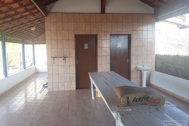 S&iacute;tio &agrave; venda - 700m&sup2; - Centro