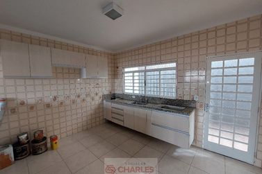Casa para alugar - 173m&sup2; - Centro