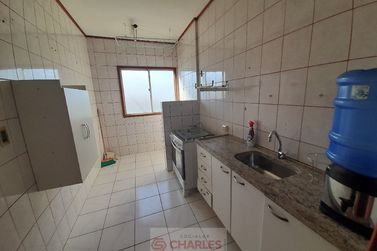 Apartamento para alugar - 48m&sup2; - Centro