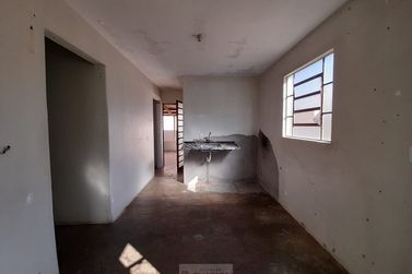 S&iacute;tio &agrave; venda - 10m&sup2; - Centro