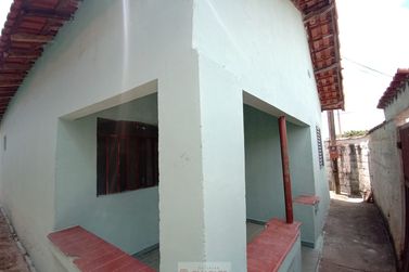 Casa para alugar - 80m&sup2; - Centro