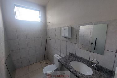 Sal&atilde;o Comercial para alugar - 270m&sup2; - Centro