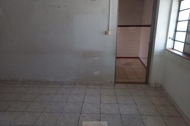 Casa para alugar - 10m&sup2; - Centro