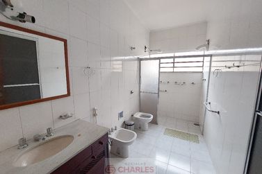 Casa &agrave; venda - 246m&sup2; - Centro