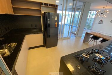 Casa &agrave; venda - 245m&sup2; - Centro