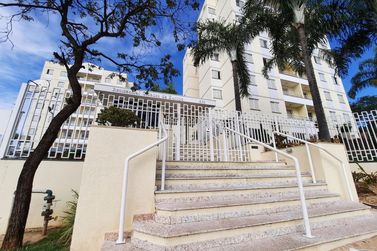 Apartamento &agrave; venda - 74m&sup2; - Centro