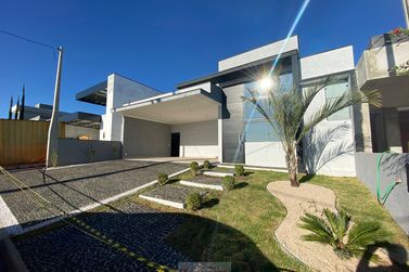 Casa &agrave; venda - 230m&sup2; - Centro