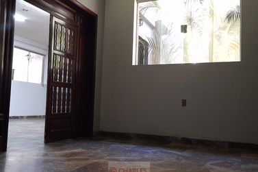 Casa &agrave; venda - 294m&sup2; - Centro