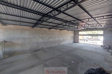 Sal&atilde;o Comercial para alugar - 376m&sup2; - Centro