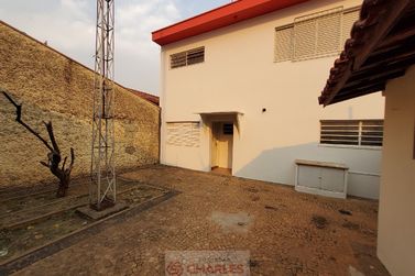 Casa para alugar - 444m&sup2; - Centro