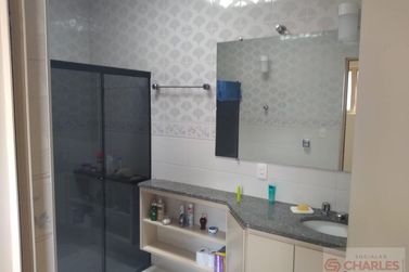 Casa &agrave; venda - 438m&sup2; - Centro