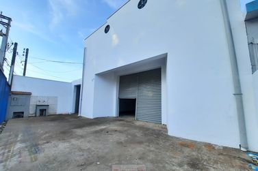 Sal&atilde;o Comercial para alugar - 194m&sup2; - Centro