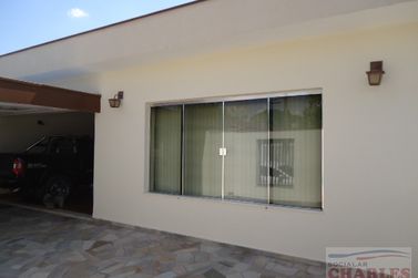 Casa &agrave; venda - 200m&sup2; - Centro