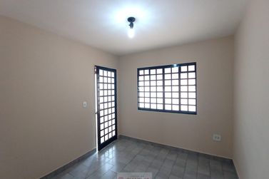 Casa para alugar - 135m&sup2; - Centro
