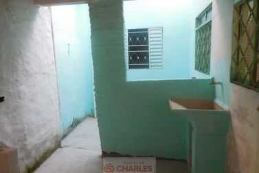 Casa para alugar - 10m&sup2; - Centro