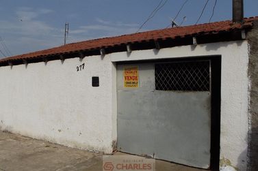 Casa &agrave; venda - 100m&sup2; - Centro