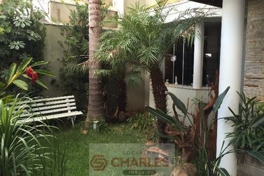 Casa &agrave; venda - 10m&sup2; - Centro