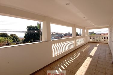Casa &agrave; venda - 600m&sup2; - Centro