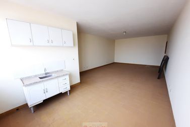 Sal&atilde;o Comercial para alugar - 35m&sup2; - Centro