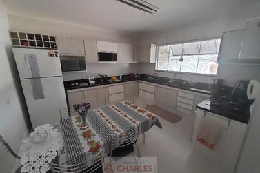 Casa &agrave; venda - 141m&sup2; - Centro