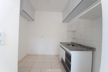 Apartamento para alugar - 60m&sup2; - Centro