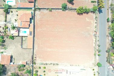 S&iacute;tio &agrave; venda - 10m&sup2; - Centro