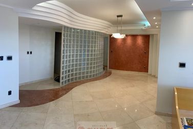 Apartamento &agrave; venda - 165m&sup2; - Centro