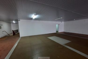 Sal&atilde;o Comercial para alugar - 777m&sup2; - Centro